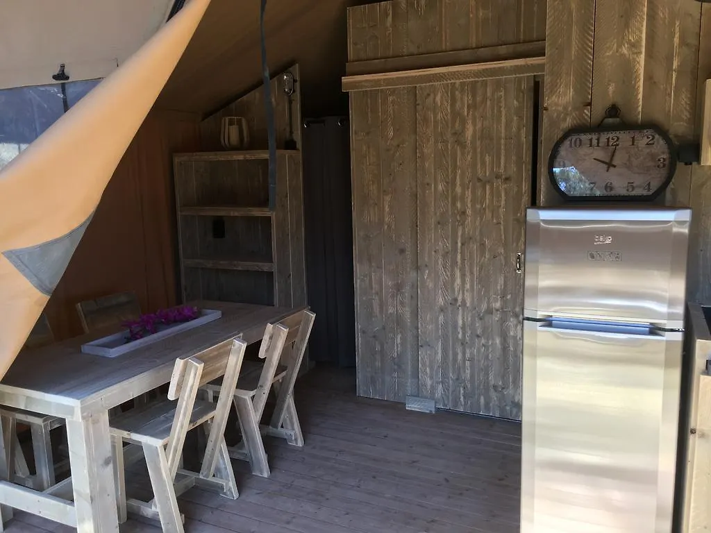 Glamping Lodge Estartit レスタルティット キャンプ場